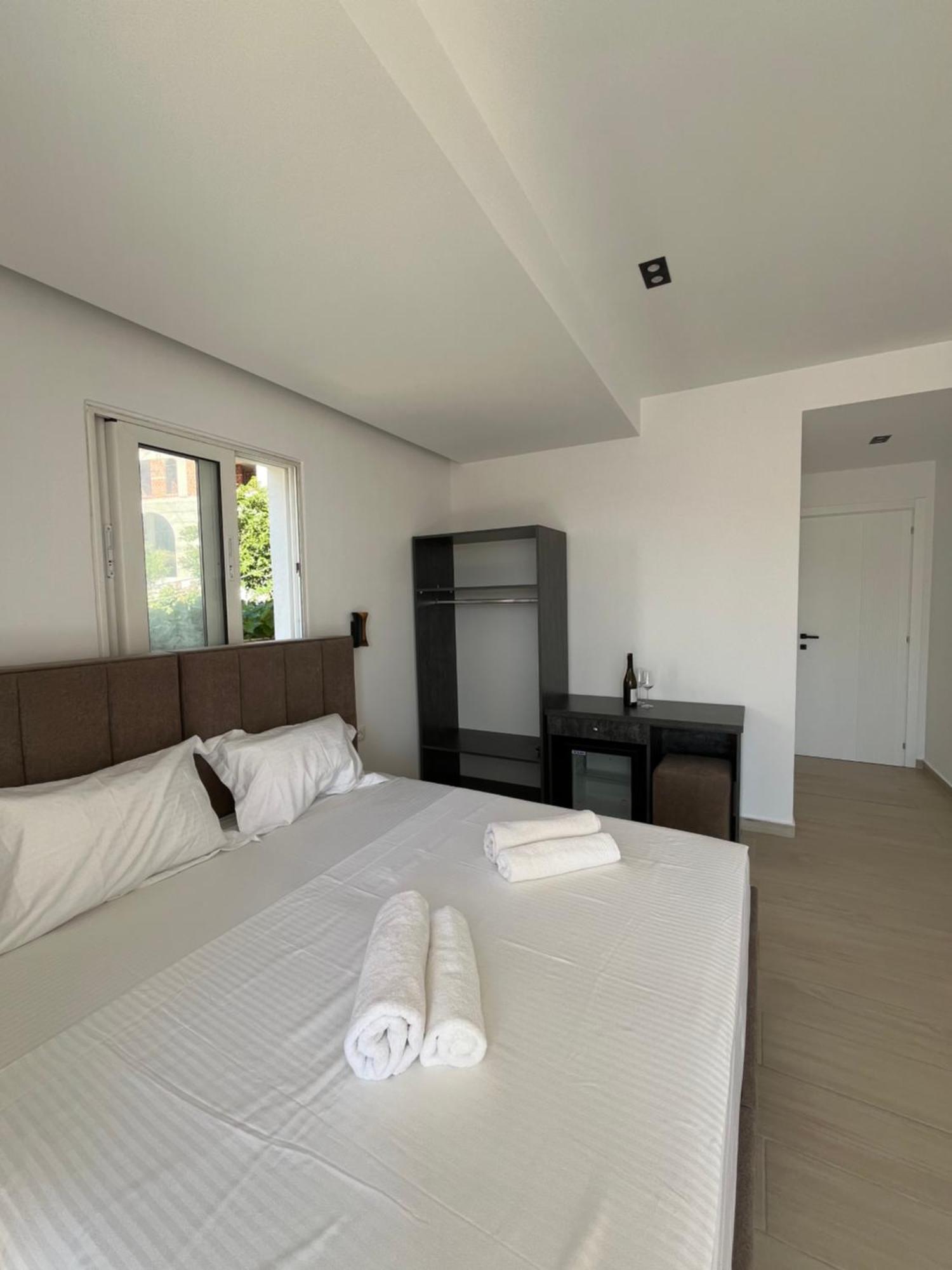 Del Mare Hotel Sarande Exterior photo