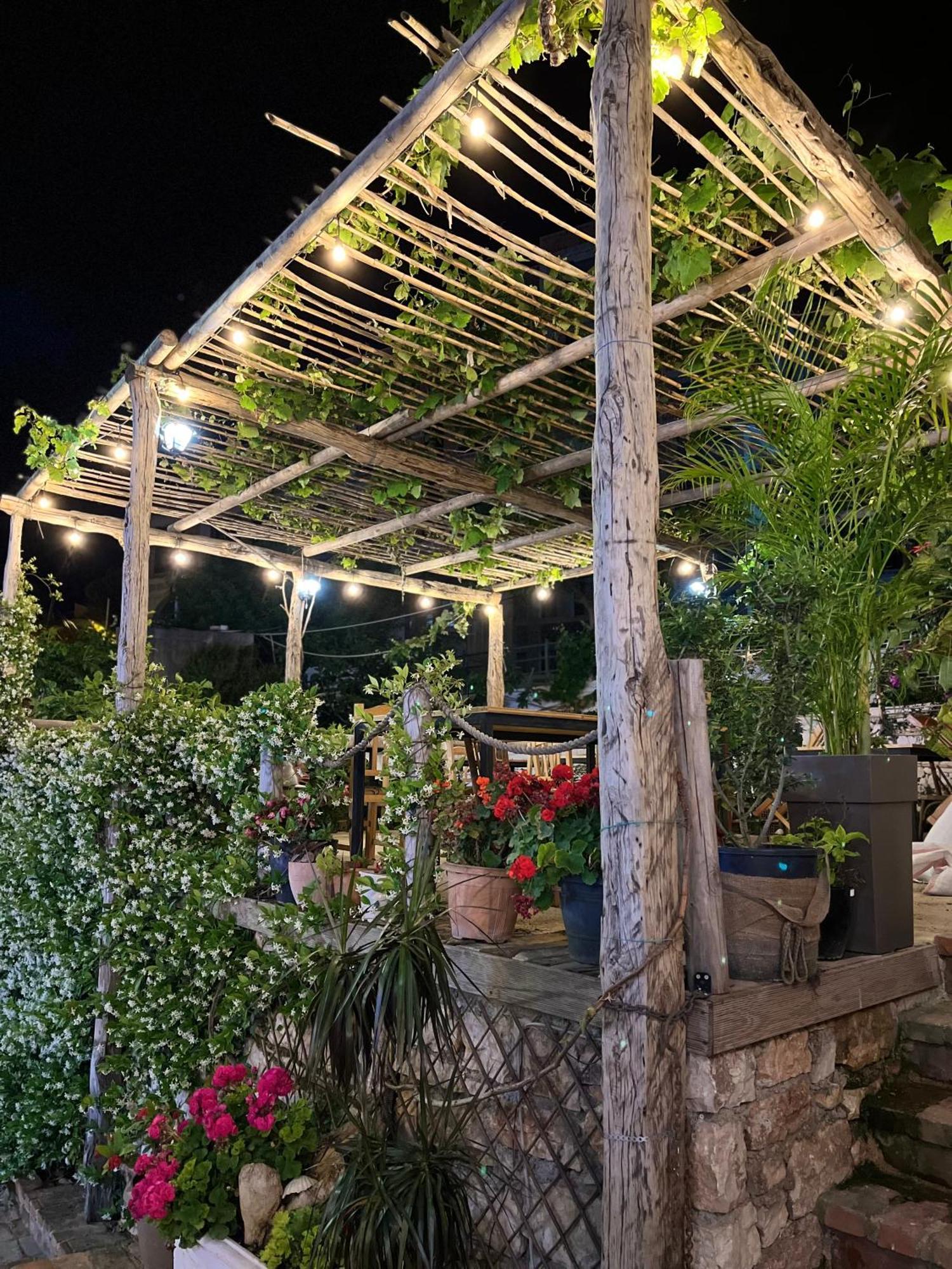 Del Mare Hotel Sarande Exterior photo